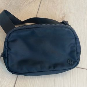 Lululemon Everywhere Belt Bag